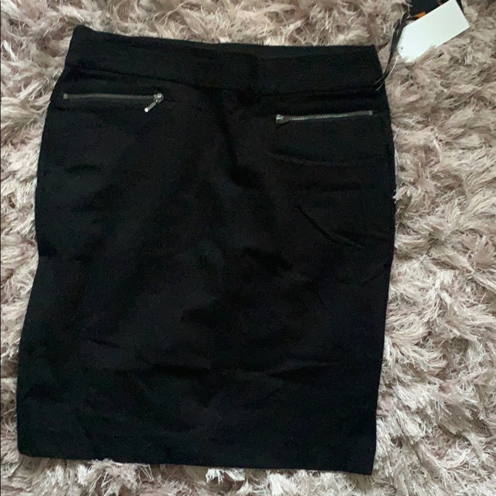 Mid thigh black tight skirt